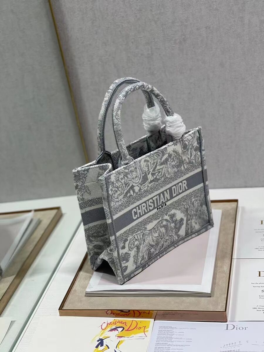 SMALL DIOR BOOK TOTE Embroidery C1331-2