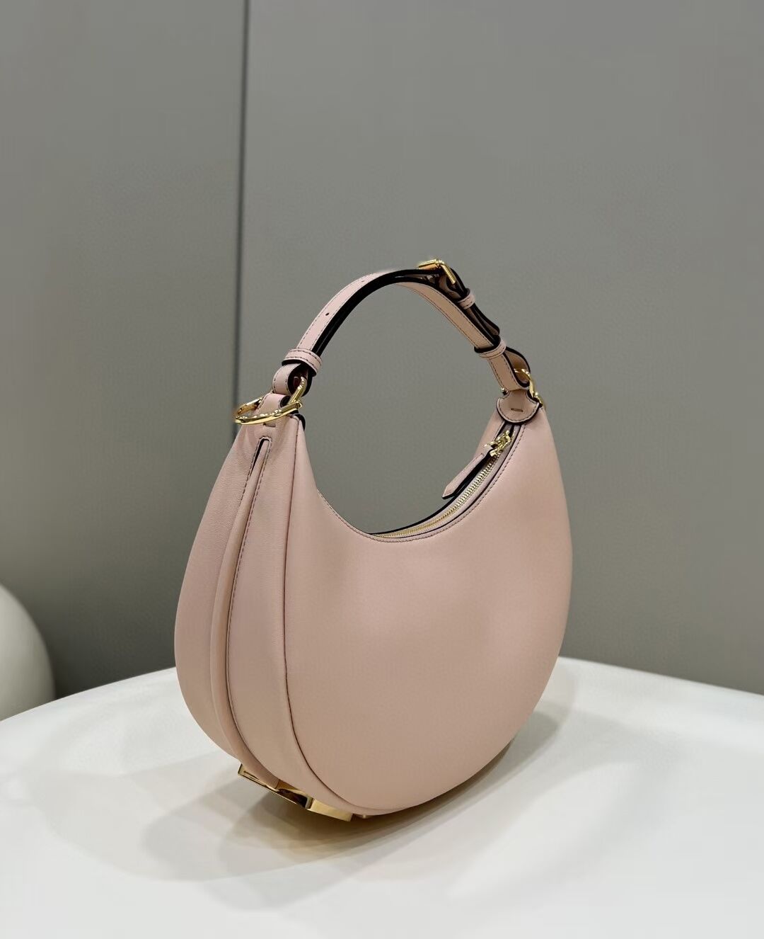 Fendi graphy Small Pale pink leather bag 8BR798