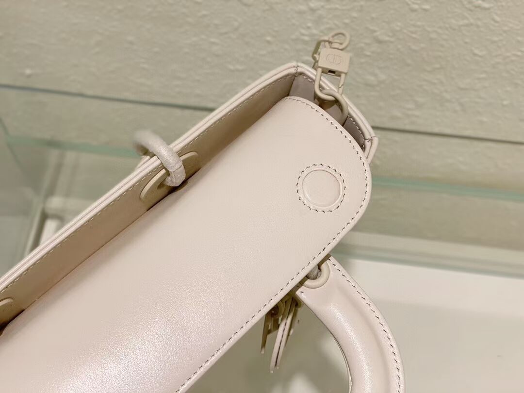 MEDIUM LADY DIOR BAG Cannage Lambskin C2811 CREAM