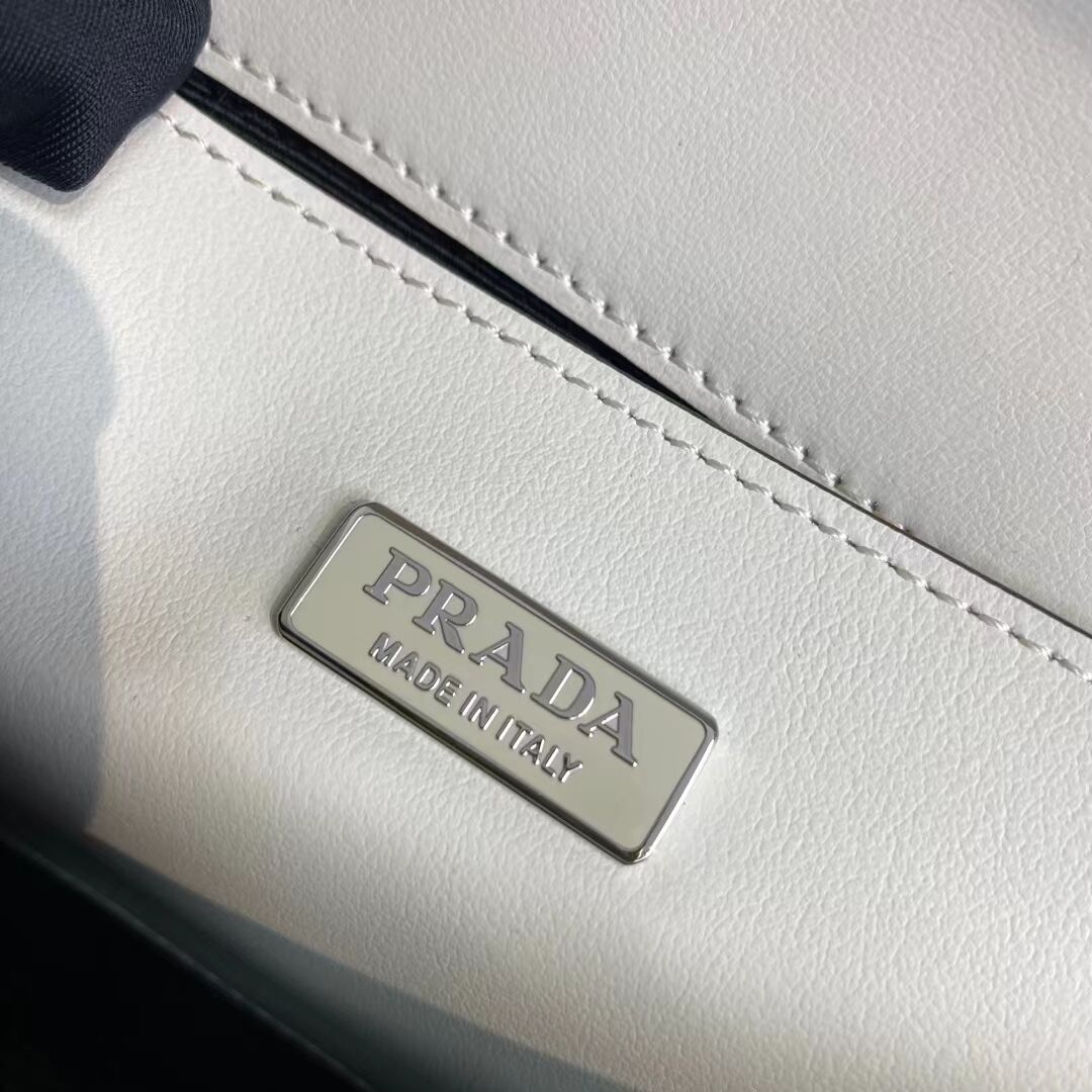 Prada Brushed leather Prada Femme bag 1BD323 White