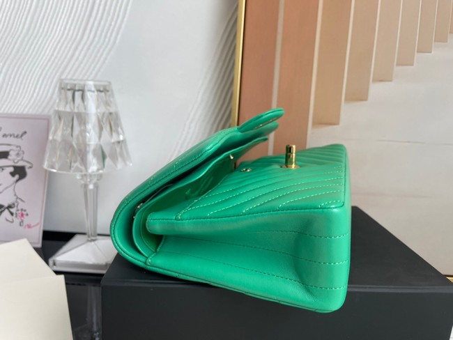 Chanel classic handbag Lambskin & gold Metal V01112 green