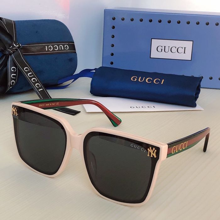 Gucci Sunglasses Top Quality GUS00957