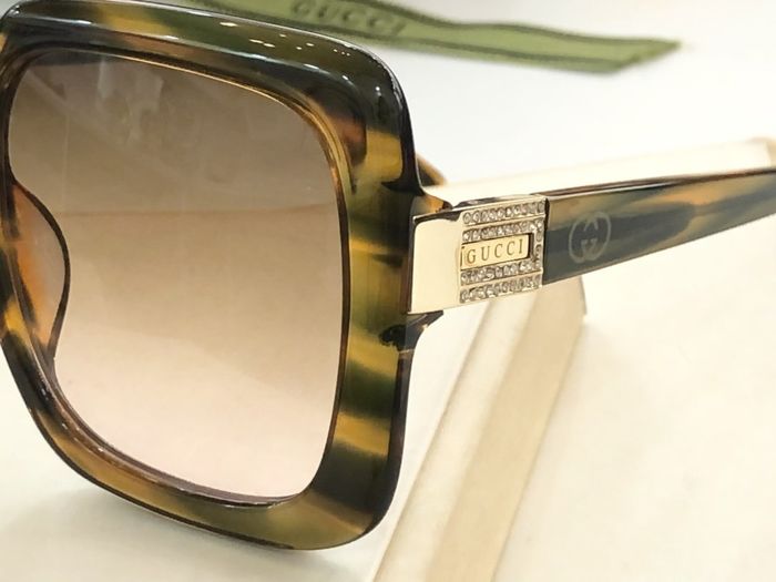 Gucci Sunglasses Top Quality GUS01021