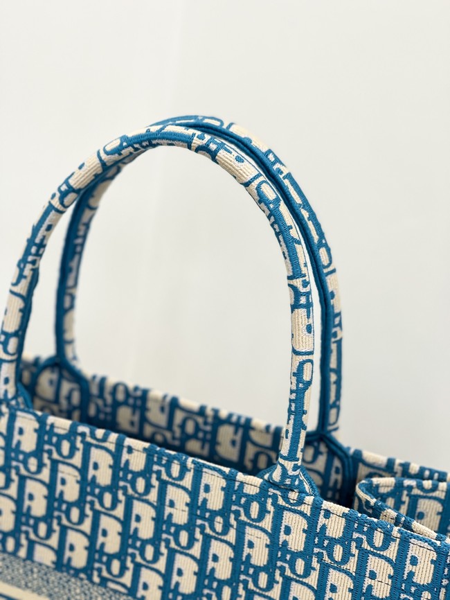 DIOR BOOK TOTE Embroidery C1287-26 blue