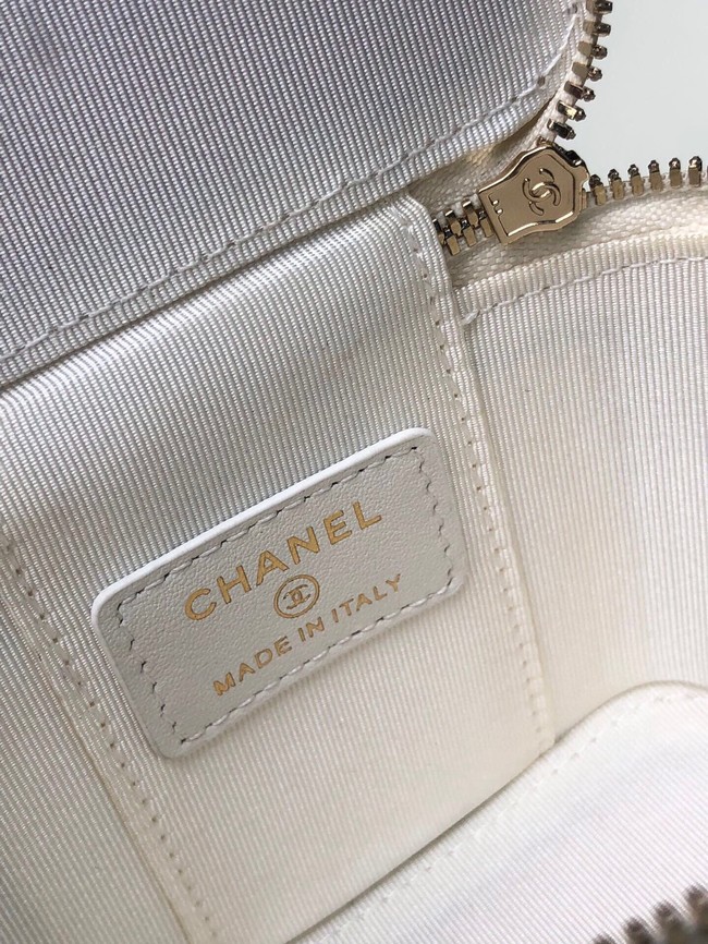 Chanel mini Shoulder Bag Lambskin & Gold-Tone Metal AP2292 white