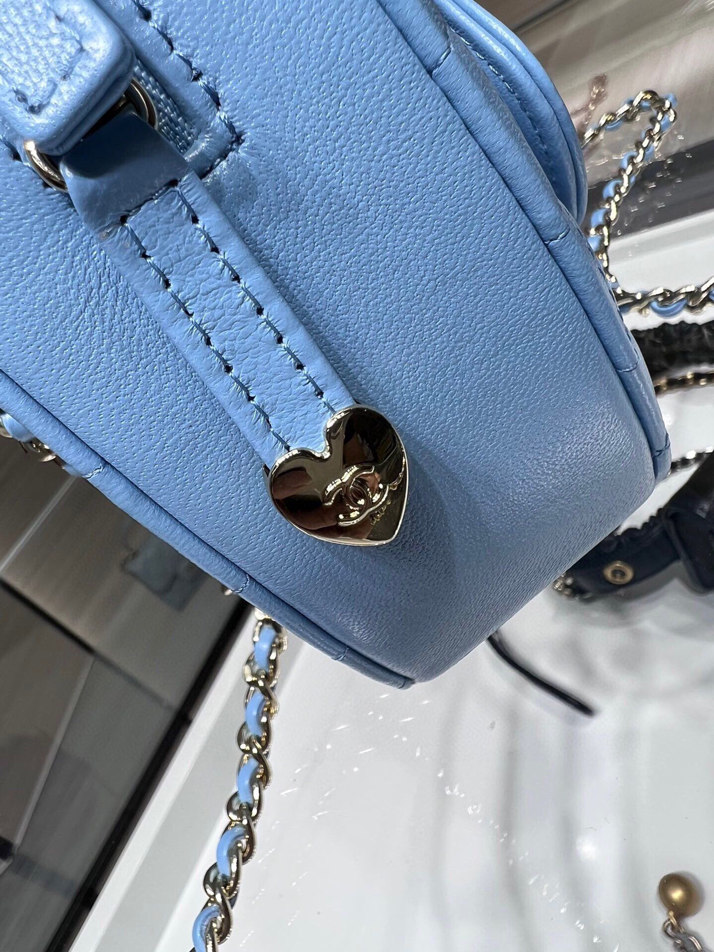 Chanel 2022S Love Heart Original Lambskin Crossbody Chain Bag AS3191Y Blue