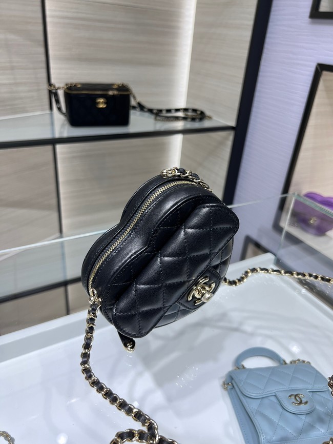 Chanel 2022S Love Heart mini Lambskin Crossbody Chain Bag AO2784 black