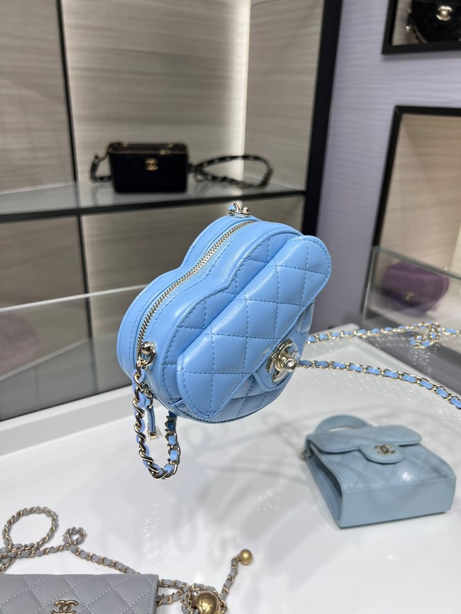 Chanel 2022S Love Heart mini Lambskin Crossbody Chain Bag AO2784 blue