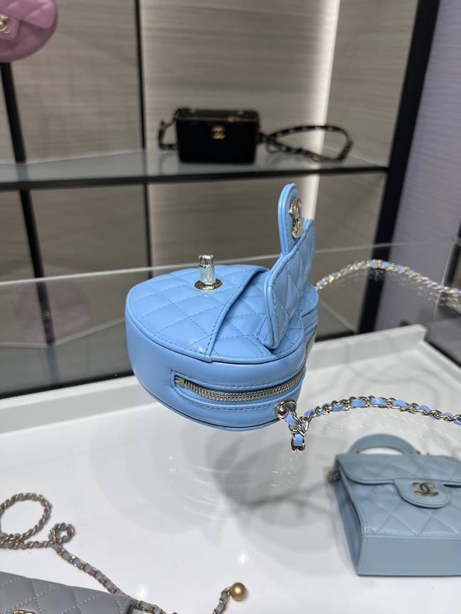 Chanel 2022S Love Heart mini Lambskin Crossbody Chain Bag AO2784 blue