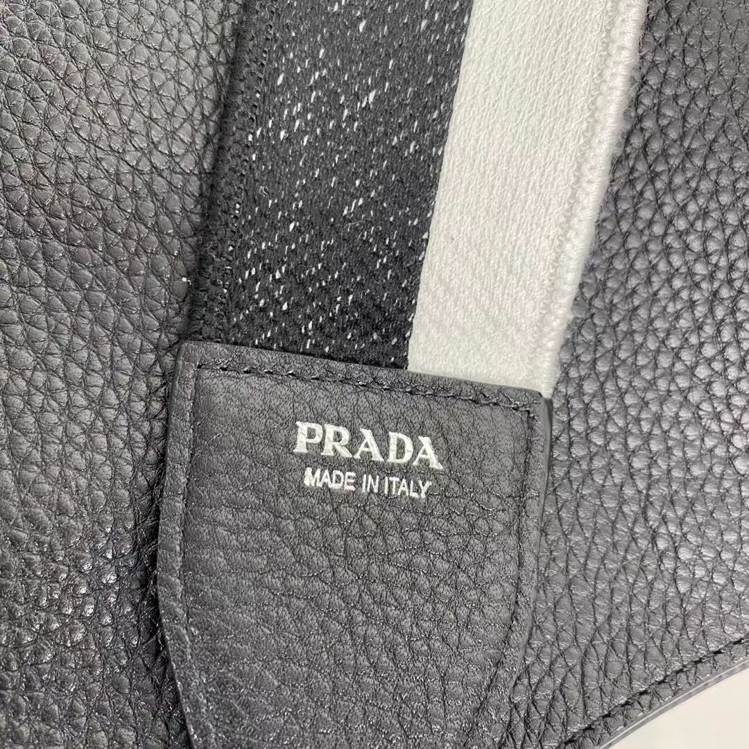 Prada Leather mini shoulder bag 1BH191 black