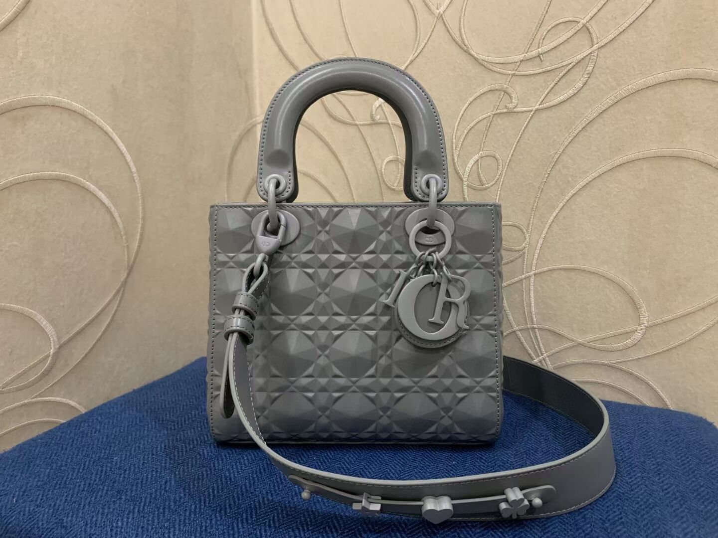 MEDIUM LADY DIOR BAG Cannage Calfskin C2813 gray