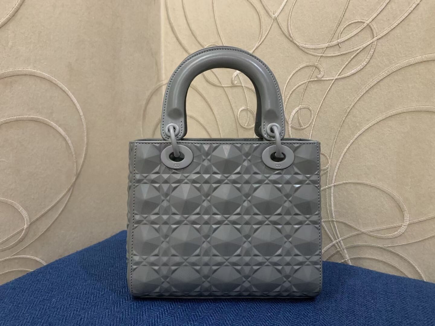 MEDIUM LADY DIOR BAG Cannage Calfskin C2813 gray