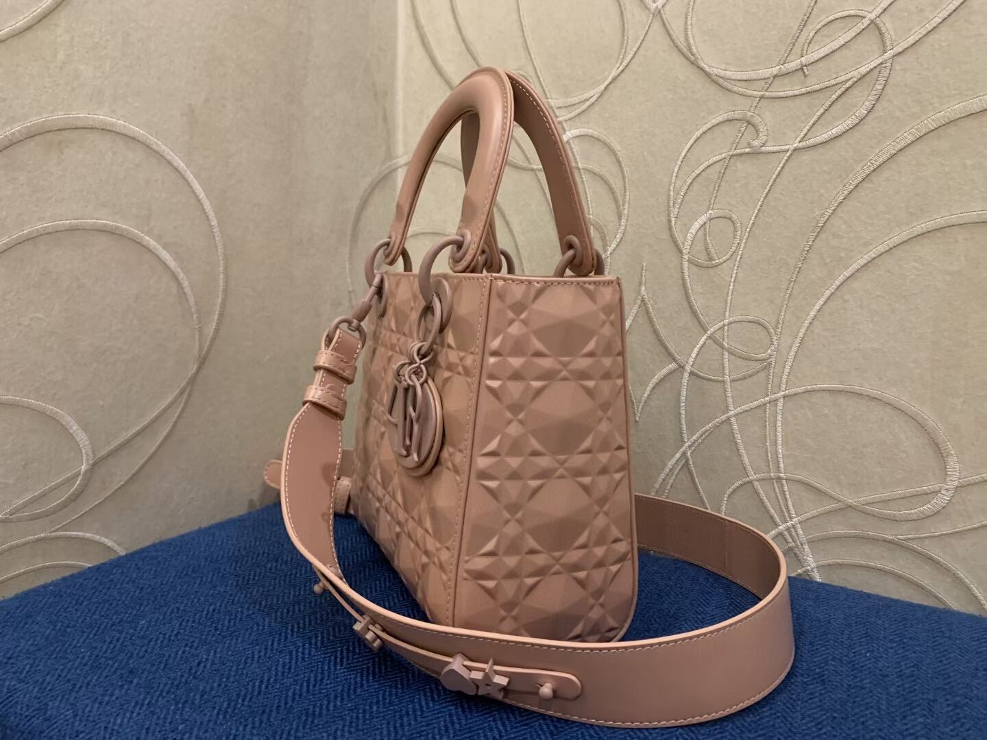 MEDIUM LADY DIOR BAG Cannage Calfskin C2813 pink