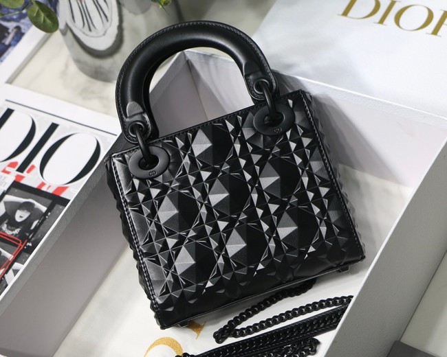 MEDIUM LADY DIOR BAG Cannage Calfskin M0566OE black