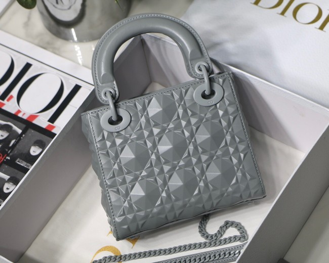 MEDIUM LADY DIOR BAG Cannage Calfskin M0566OE gray