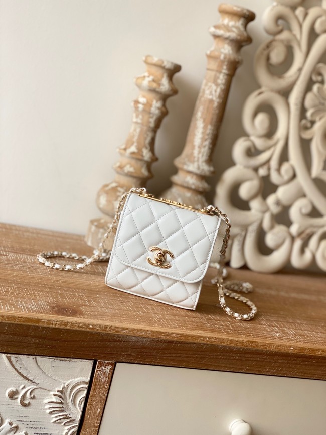 Chanel mini Shoulder Bag Lambskin & Gold-Tone Metal 88631 white