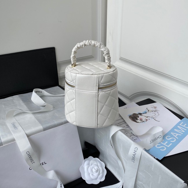 Chanel lambskin top handle bag AP2730 white