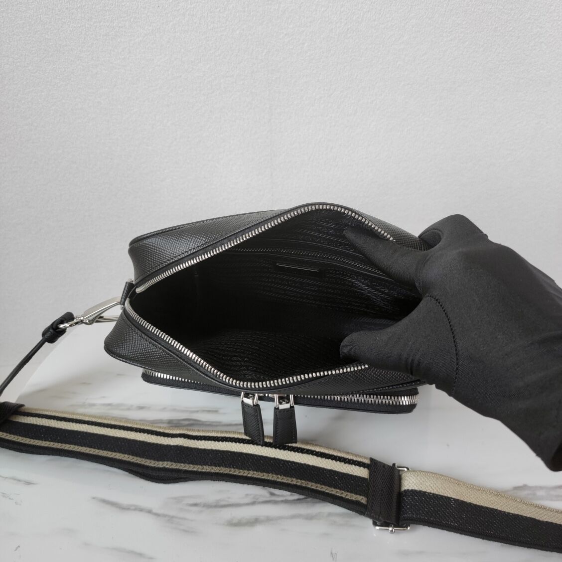 Prada Re-Edition 2005 Saffiano leather bag 2HD052 black