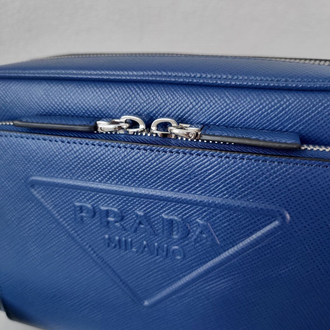 Prada Re-Edition 2005 Saffiano leather bag 2HD052 blue