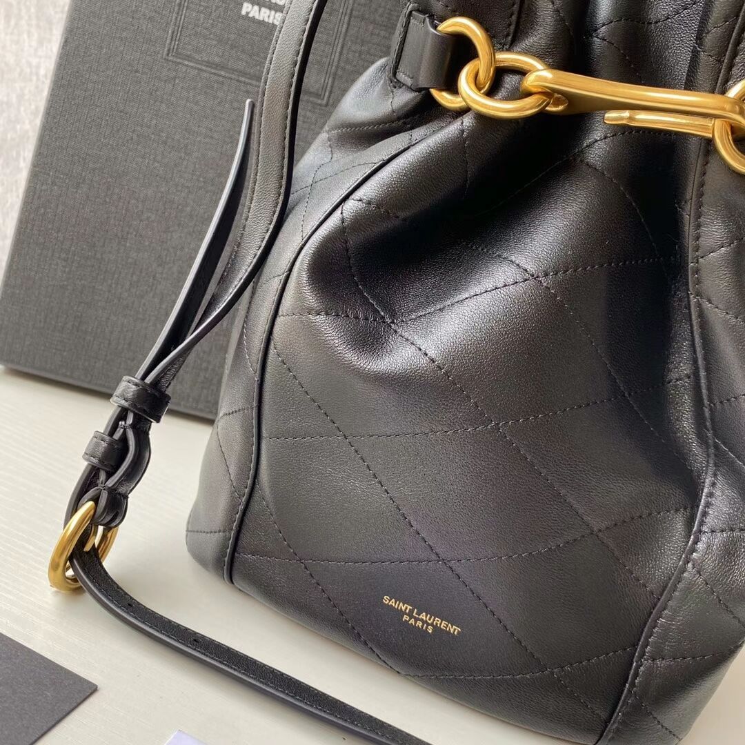 Yves Saint Laurent Calf leather bag Y677822 black