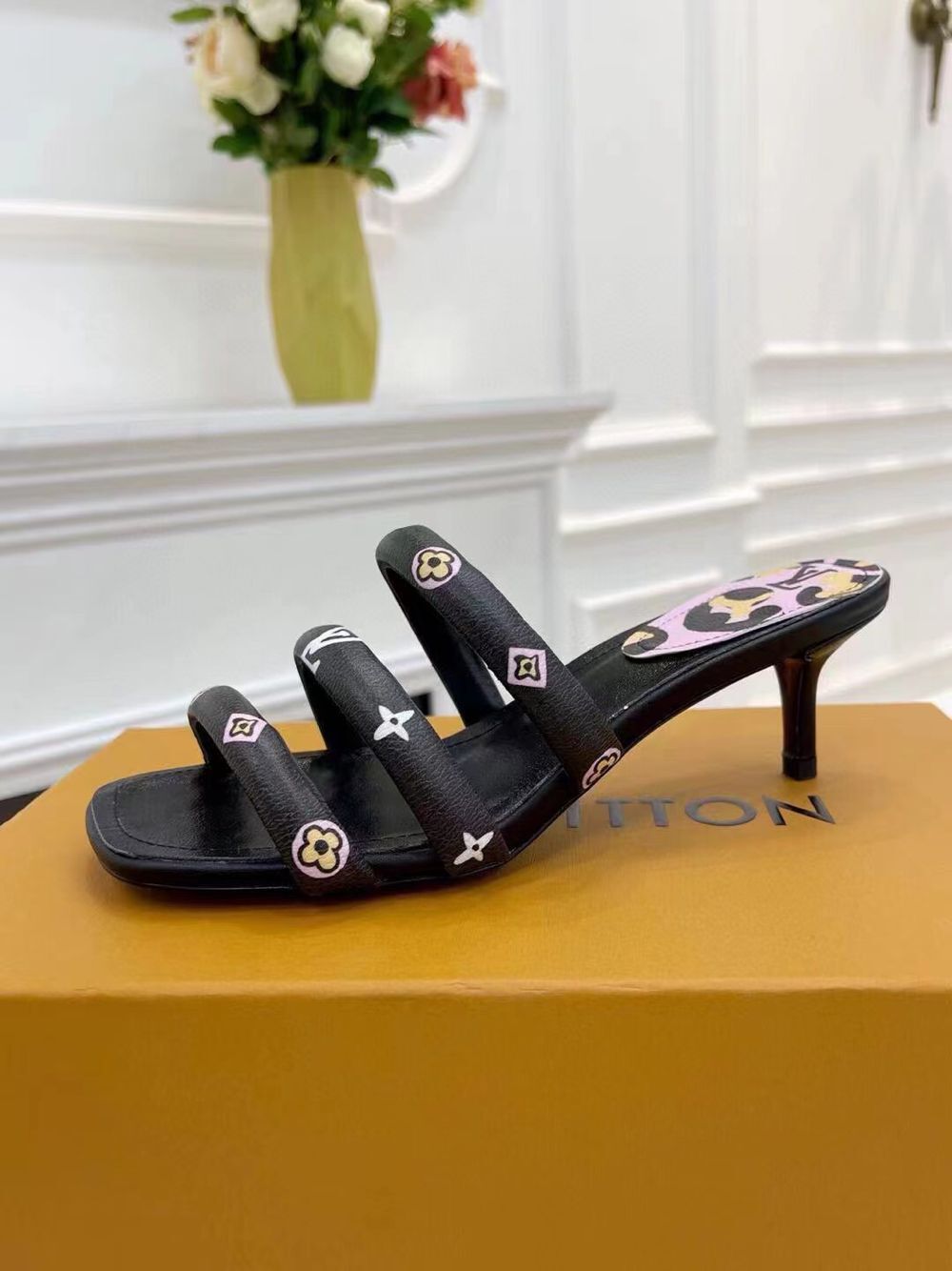 Louis Vuitton Slipper LV23015 Black