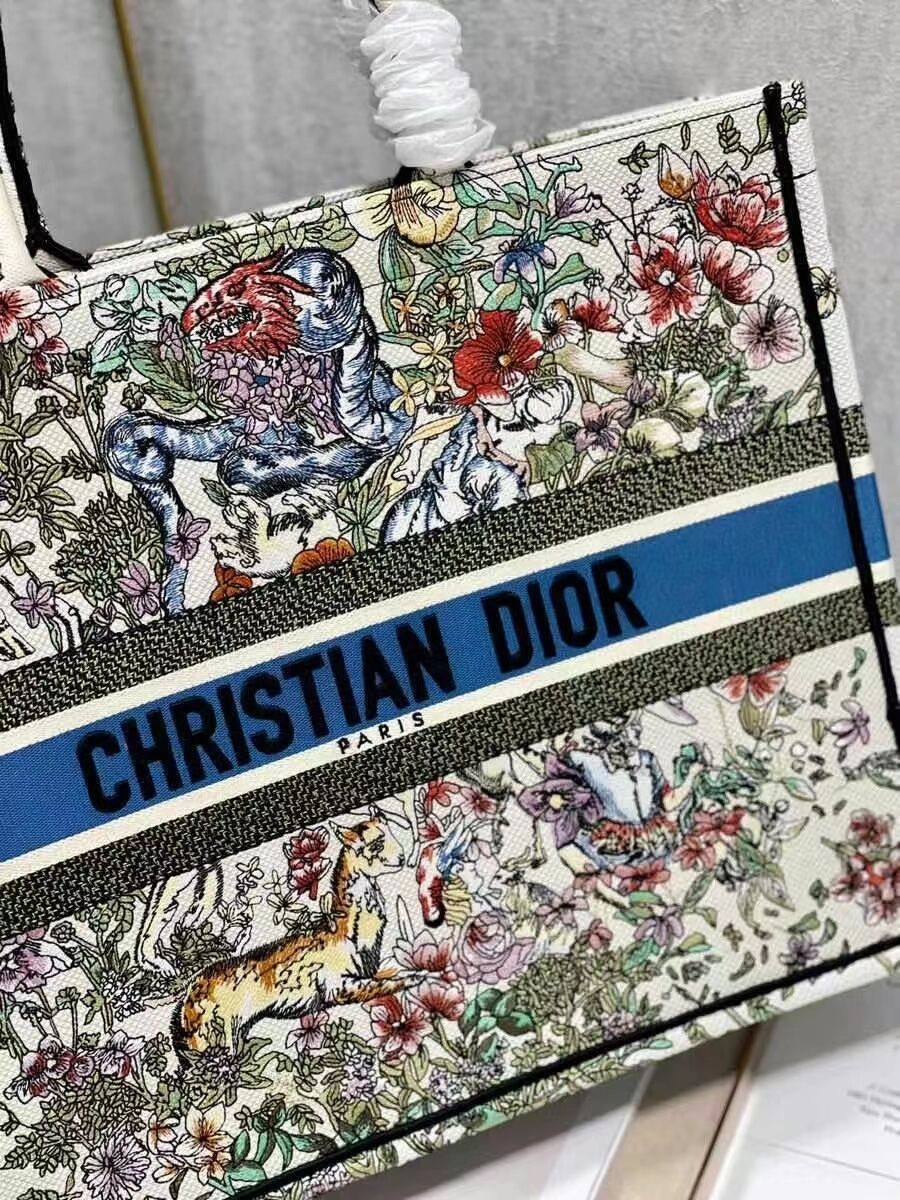 DIOR BOOK TOTE Embroidery C1286-30 white