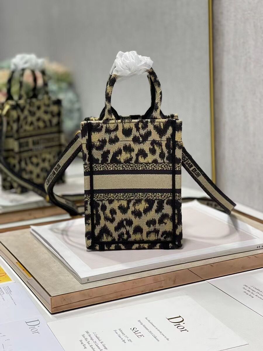 DIOR SMALL BOBBY BAG Embroidery C9002-1