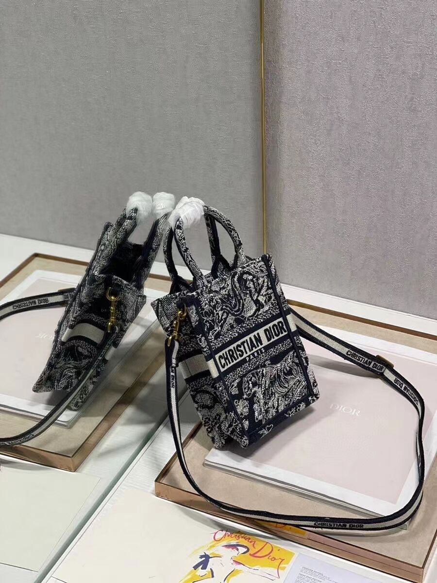 DIOR SMALL BOBBY BAG Embroidery C9002-2