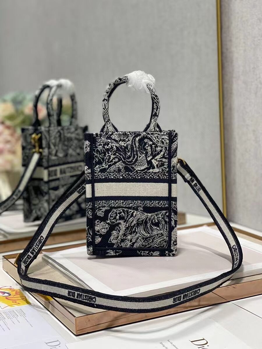 DIOR SMALL BOBBY BAG Embroidery C9002-2