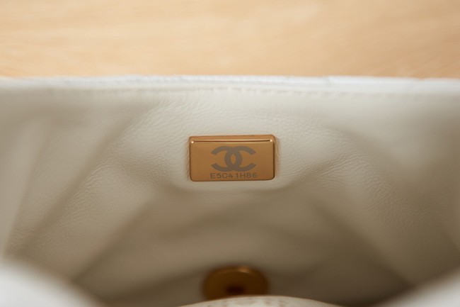 Chanel Grained Calfskin Shoulder Bag AS3225 white