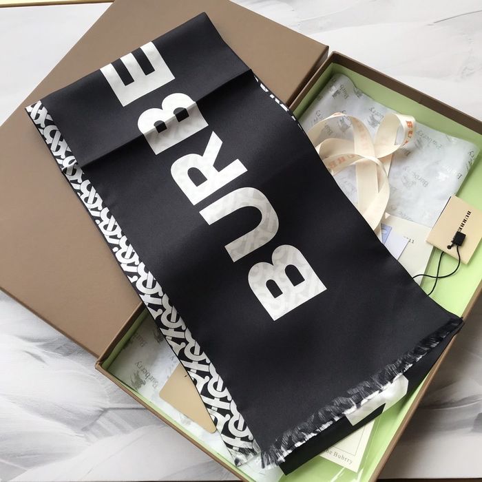 Burberry Scarf BBS00001