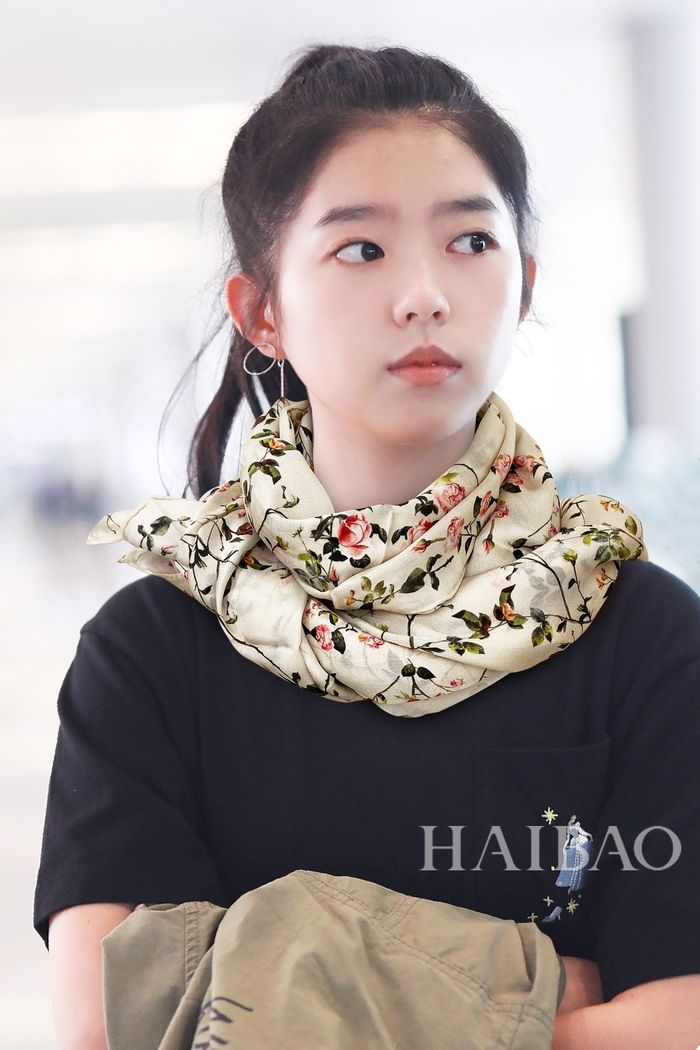 Burberry Scarf BBS00003