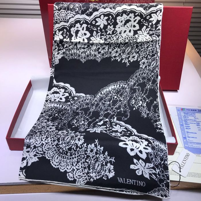 Valentino Scarf VLS00002