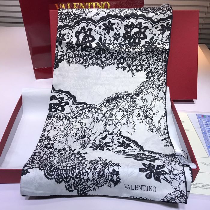 Valentino Scarf VLS00003