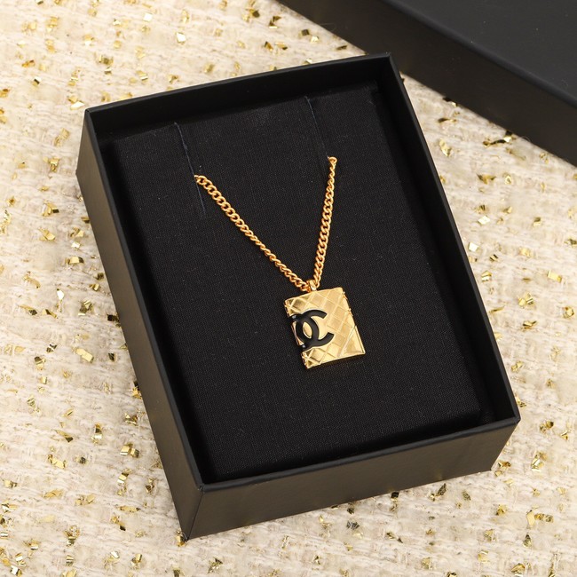 Chanel Necklace CE8400