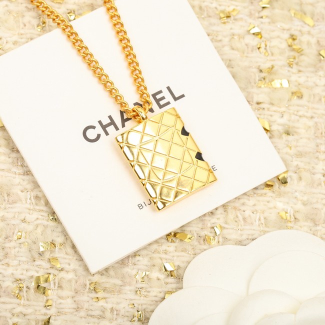 Chanel Necklace CE8400