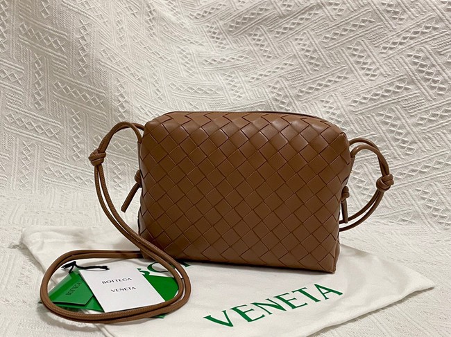 Bottega Veneta Small intrecciato leather cross-body bag 680255 Brown