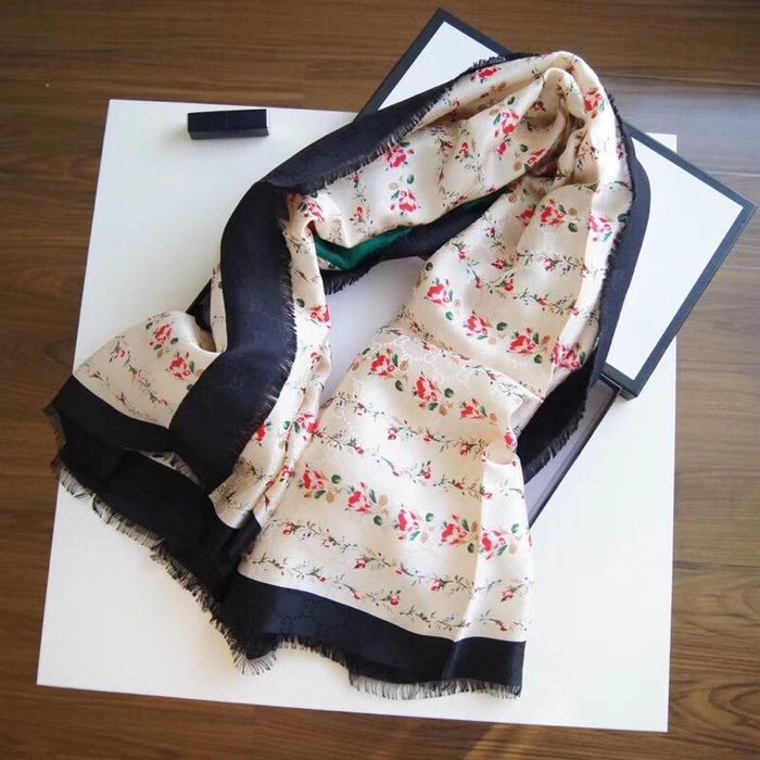 Gucci Scarf GUS00100