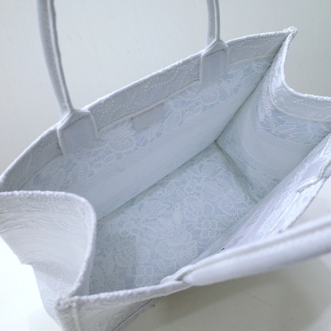 SMALL DIOR BOOK TOTE Embroidery C1287-34 white