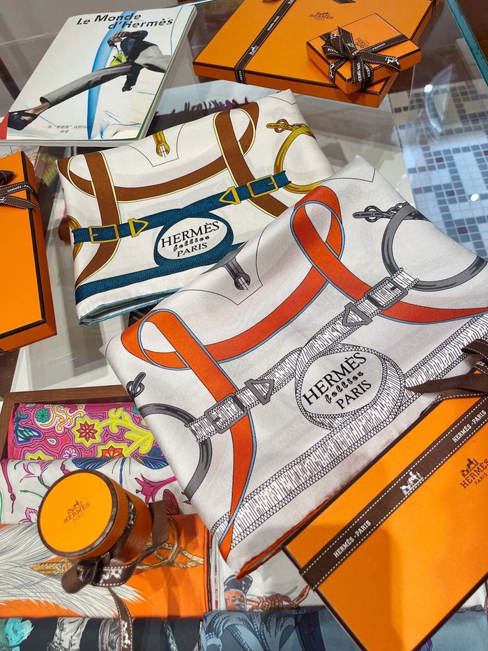 Hermes Scarf HMS00147