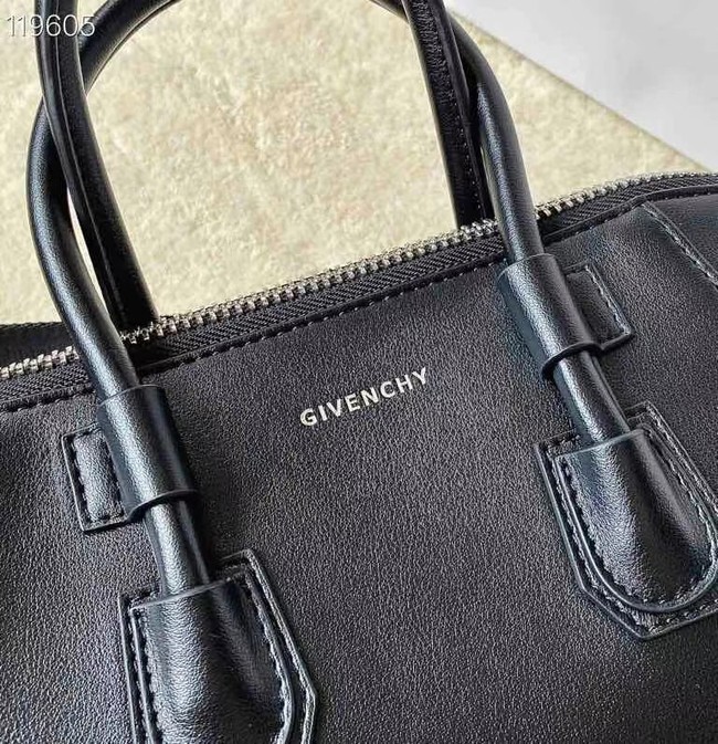 Givenchy Grained Original Calfskin Small Antigona Bag BB0273 black