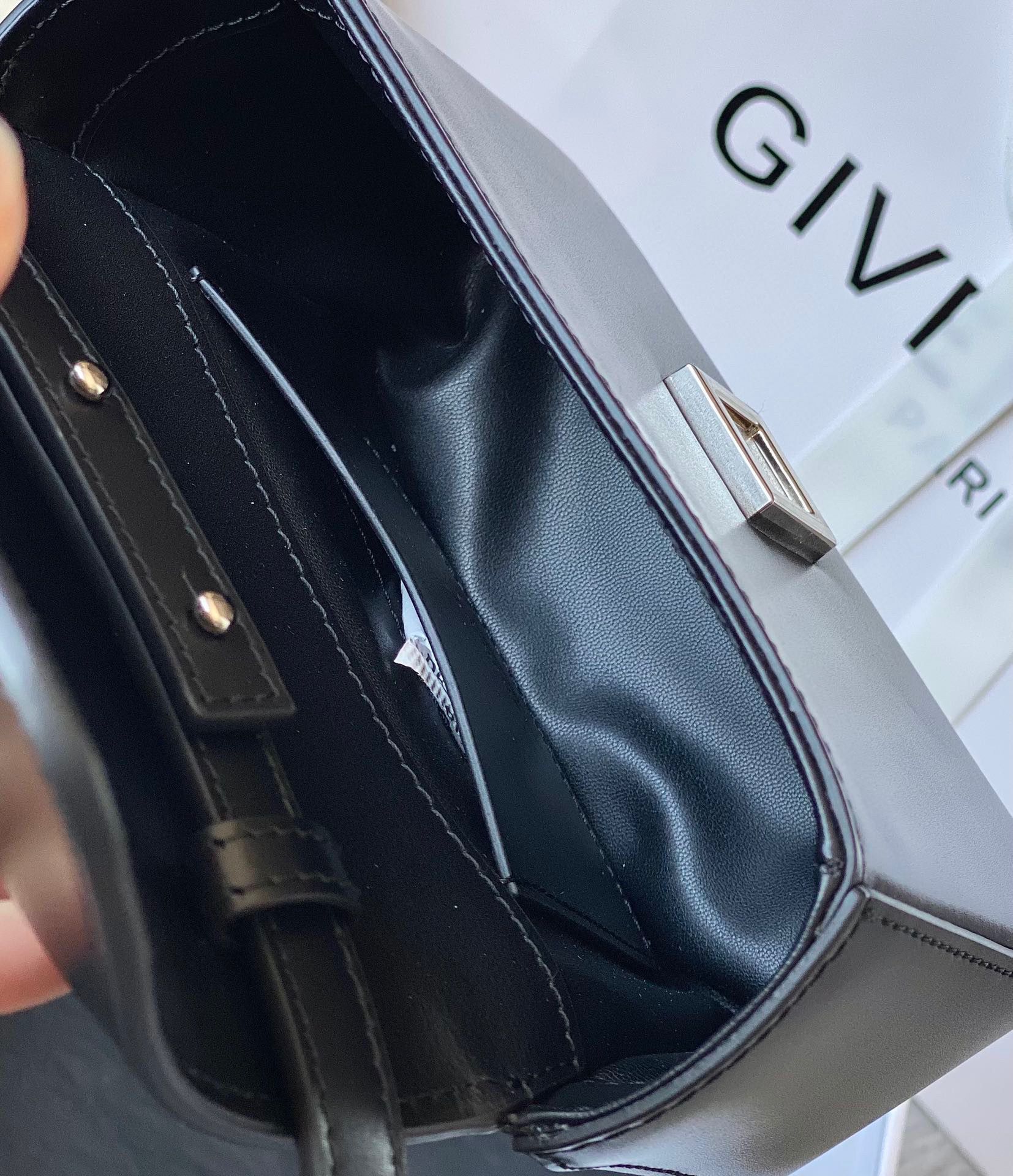 GIVENCHY Original Leather Shoulder Bag 1863 Black