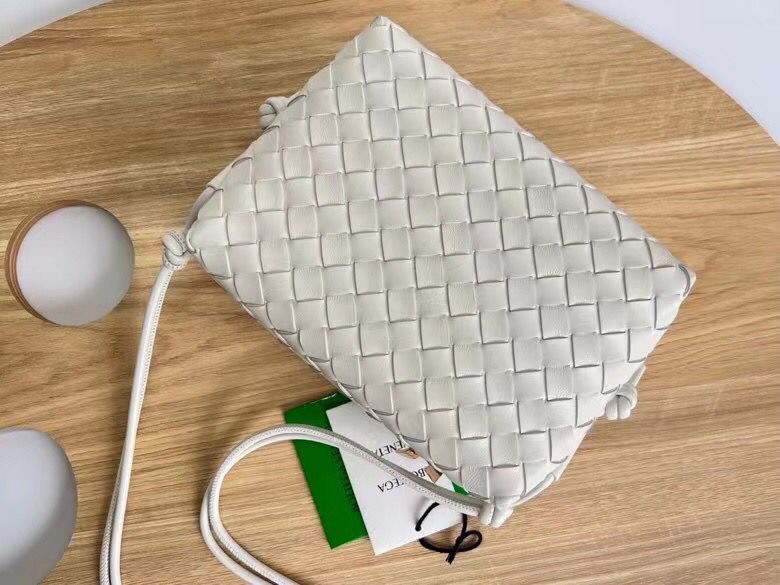 Bottega Veneta Medium intrecciato leather cross-body bag 680256 White