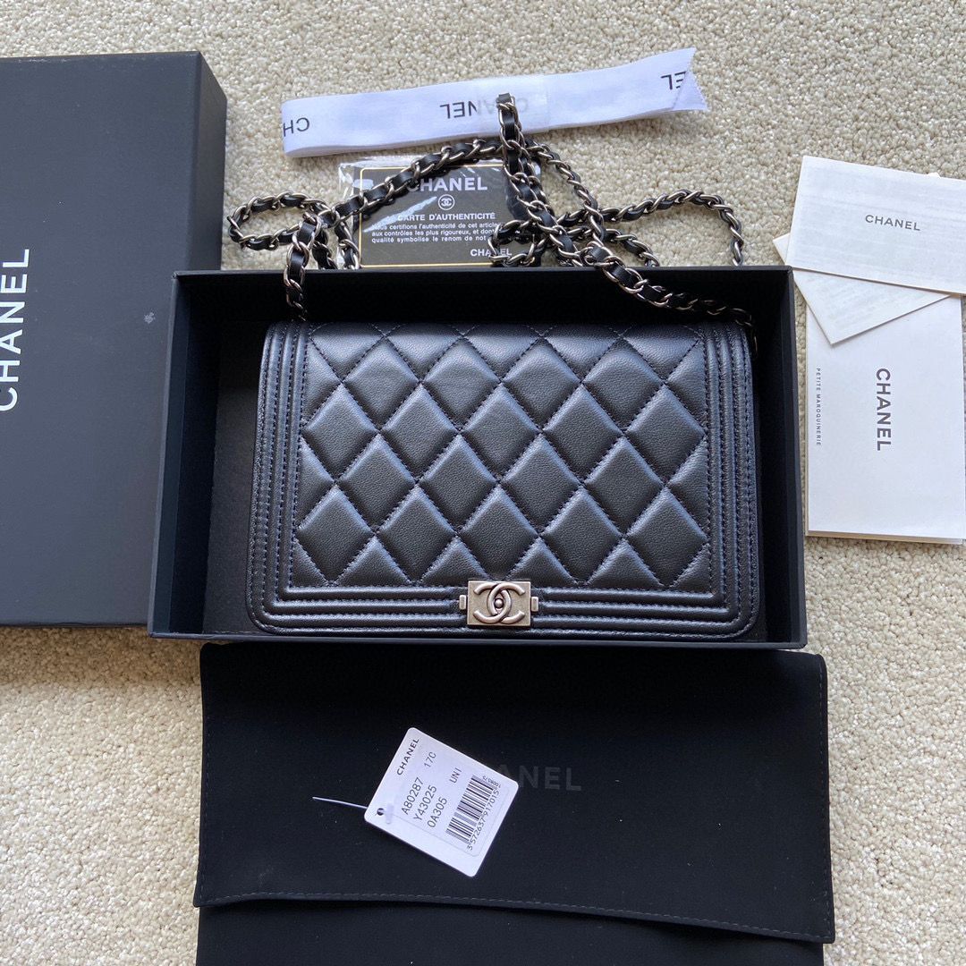 BOY CHANEL Original Wallet on Chain A80287 black