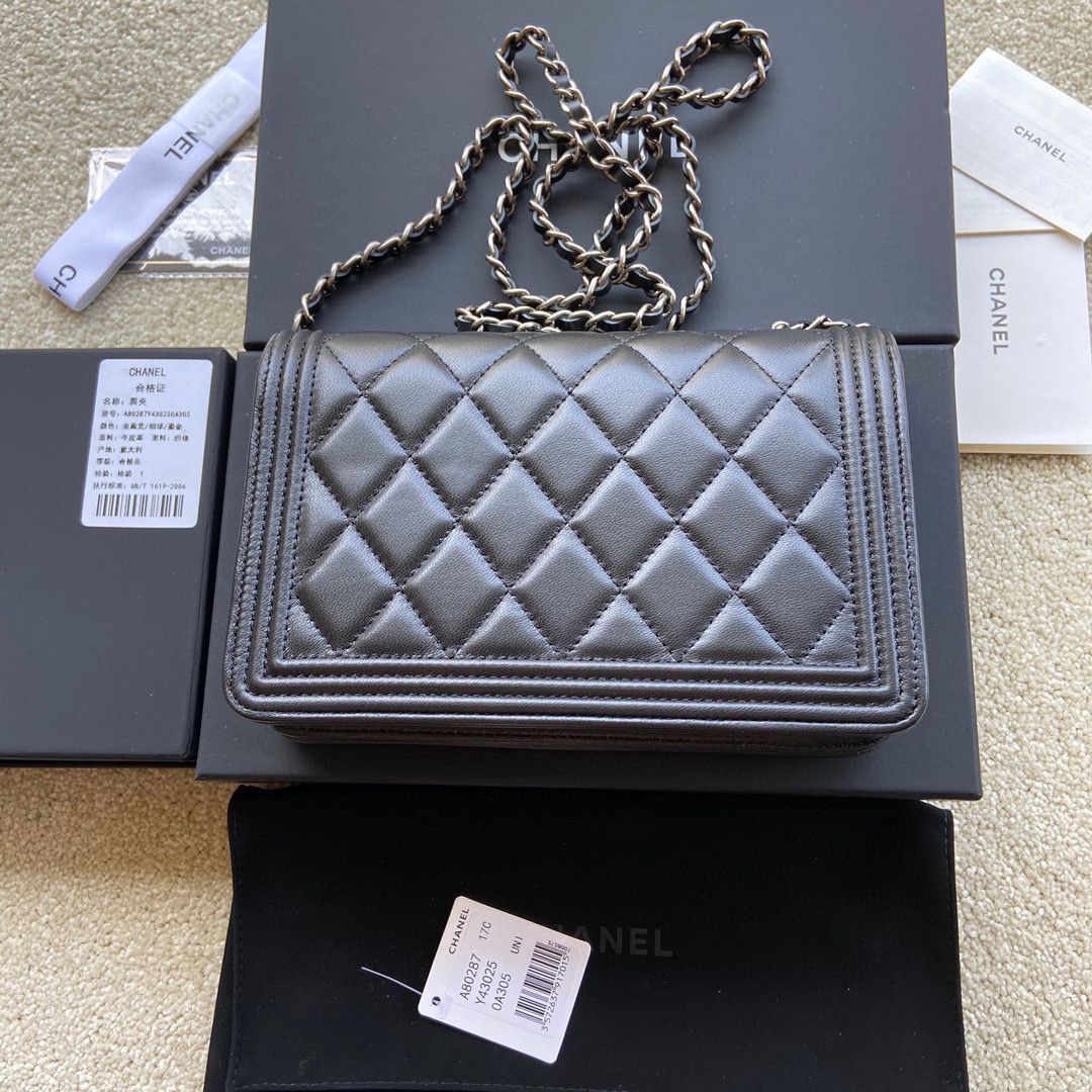 BOY CHANEL Original Wallet on Chain A80287 black