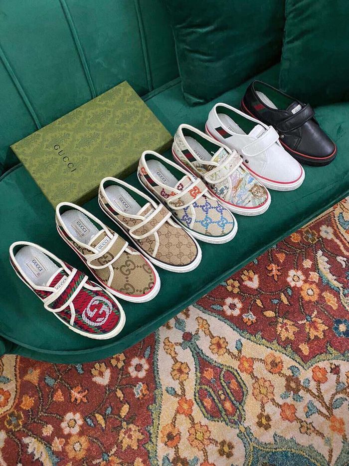 Gucci Couple Shoes GUS00335