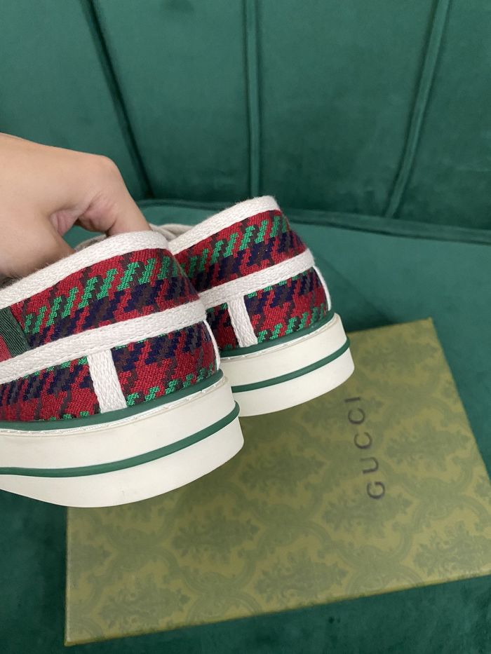 Gucci Couple Shoes GUS00339