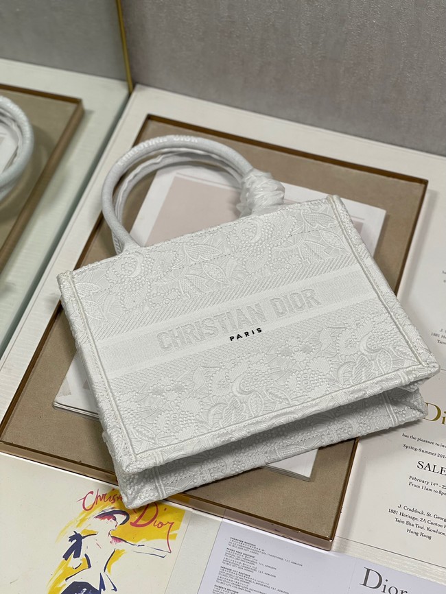 SMALL DIOR BOOK TOTE Embroidery M1265ZRGO white