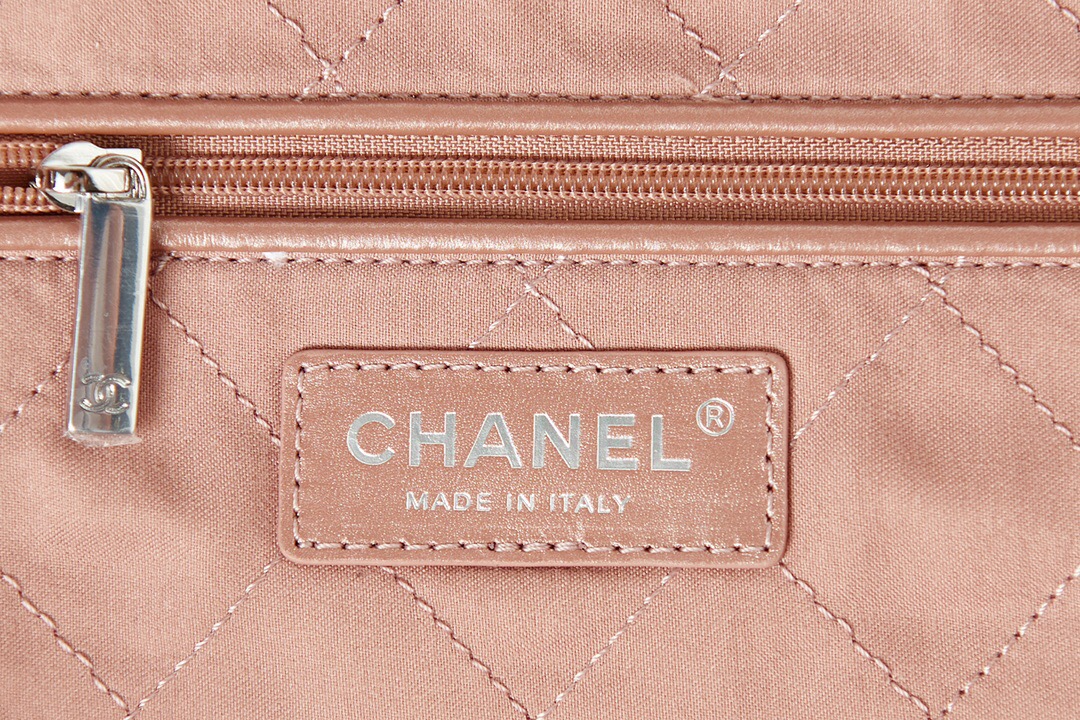 CHANEL 22 HANDBAG AS3260 dark pink