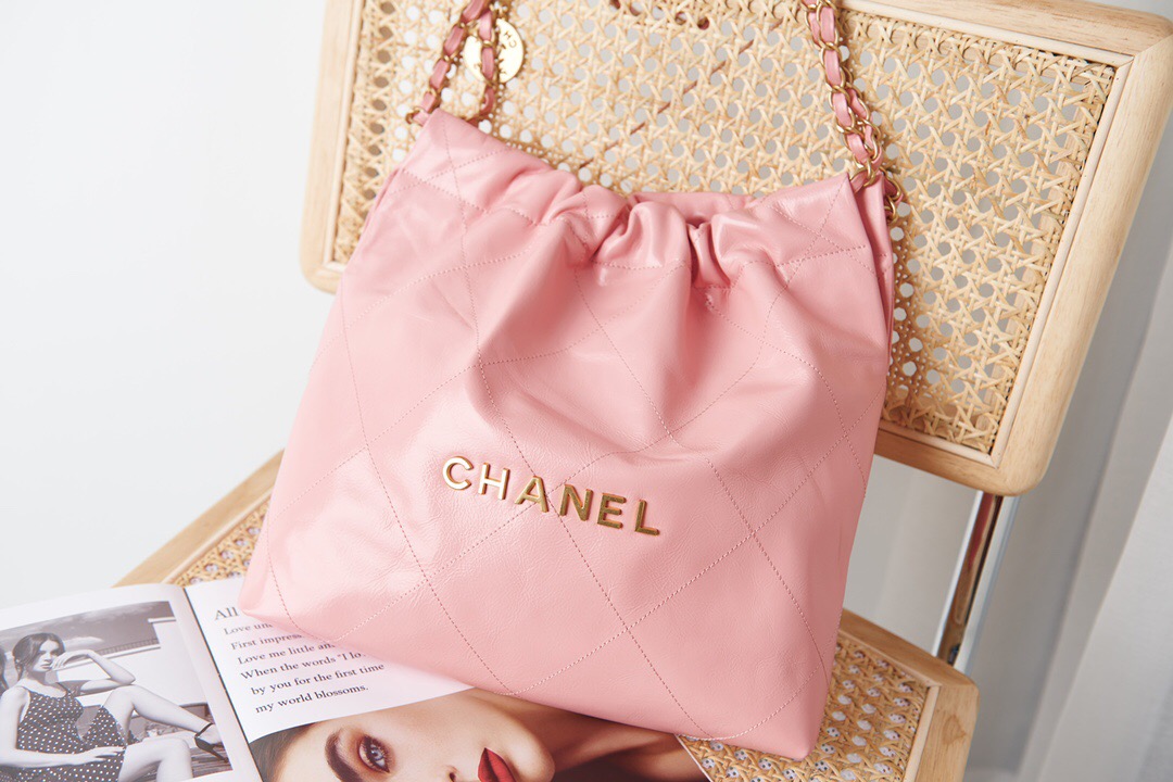 CHANEL 22 SMALL HANDBAG AS3260 pink